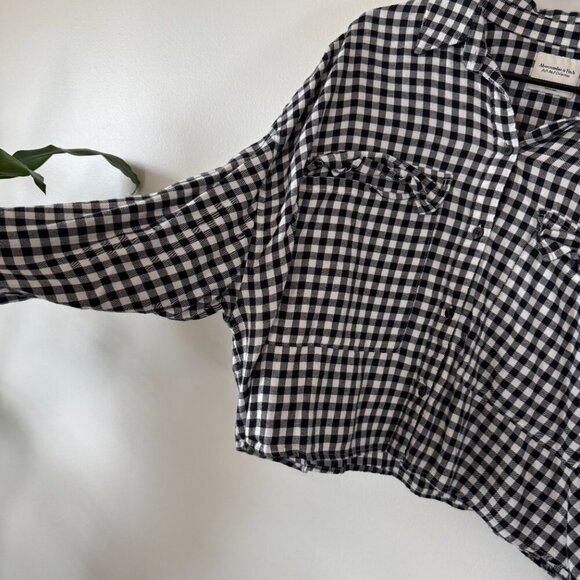 Abercrombie & Fitch Soft A&F Collection Gingham Button Down Cropped - Picture 2 of 9